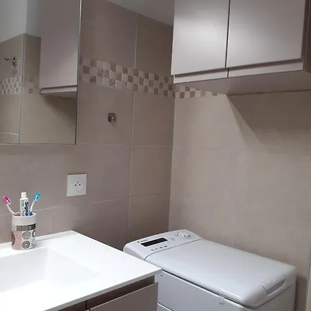 Les Iris キャバレール・シュル・メール