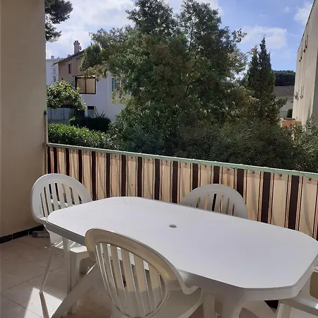 Les Iris Apartman